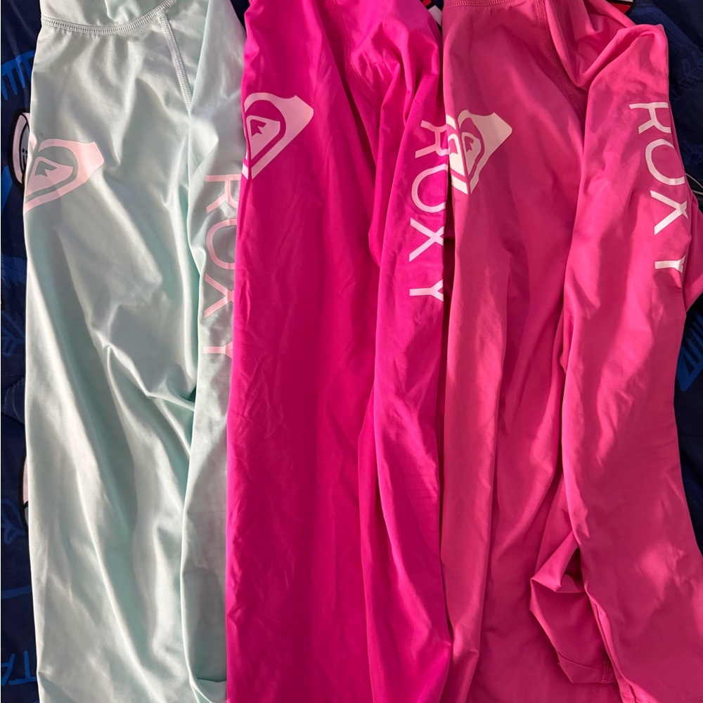 Roxy Women’s Large Vibrant Pink and Soft Blue Rash-guards